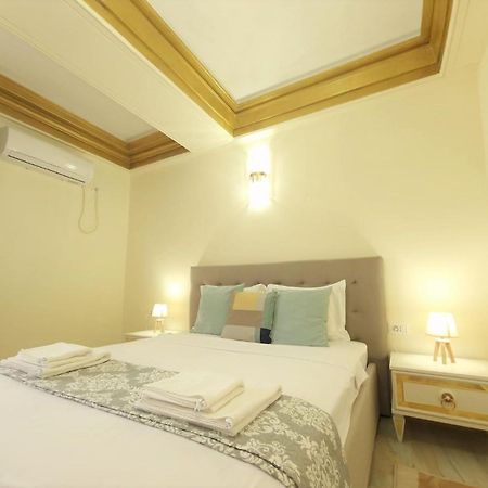 Laroka House Luxury Apartment City Center Universitate Bukarest Eksteriør billede