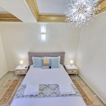 Laroka House Luxury Apartment City Center Universitate Bukarest Eksteriør billede