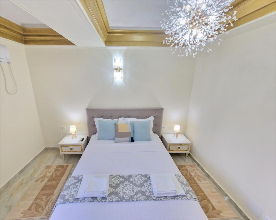 Laroka House Luxury Apartment City Center Universitate Bukarest Eksteriør billede